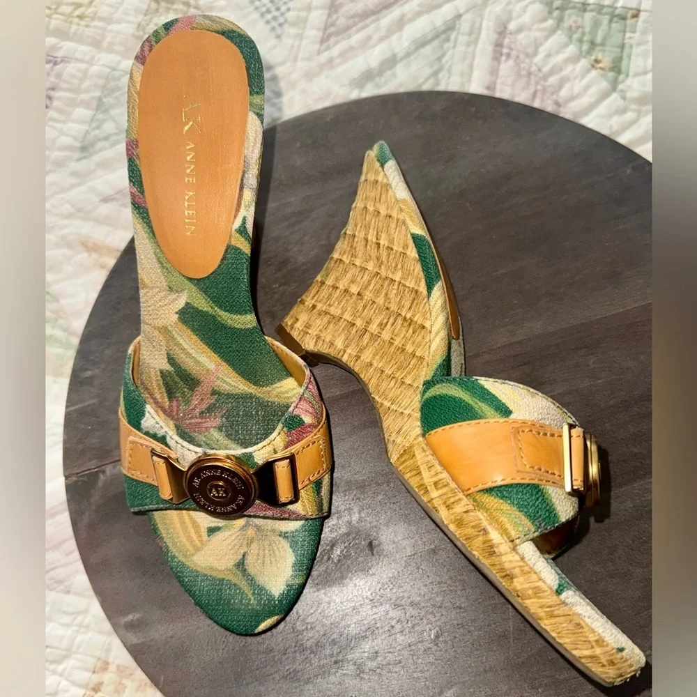 AK Anne Klein Tropical Print Wedge Slides Espadrille Heel Size 8.5